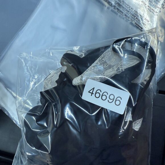 Route 3 Blouse Women L Large Black Floral Cold Shoulder Short Sleeve Wide Strap - Picture 6 of 6